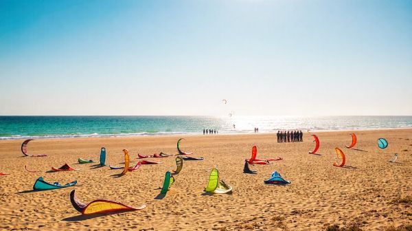 Stage de kitesurf à Montpellier : formations pour tous les niveaux
